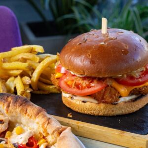 BURGER SPICY SI CARTOFI NATURALI PRAJITI/1buc*200gr/200gr BURGER SPICY SI CARTOFI NATURALI PRAJITI/1buc*200gr/200gr