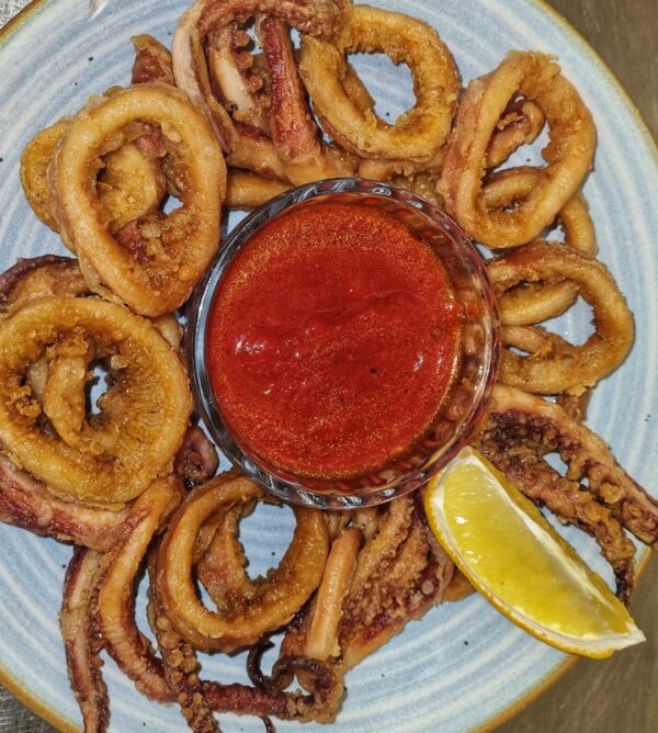 Calamari fritti, sos picant făcut în casa/200gr/90ml