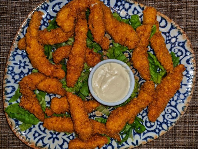 Piept de pui crispy si maioneza de casa cu usturoi/250gr