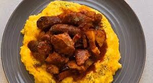 CARNE SI CARNATI LA UNTURA SI MAMALIGUTA 1KG/800GR